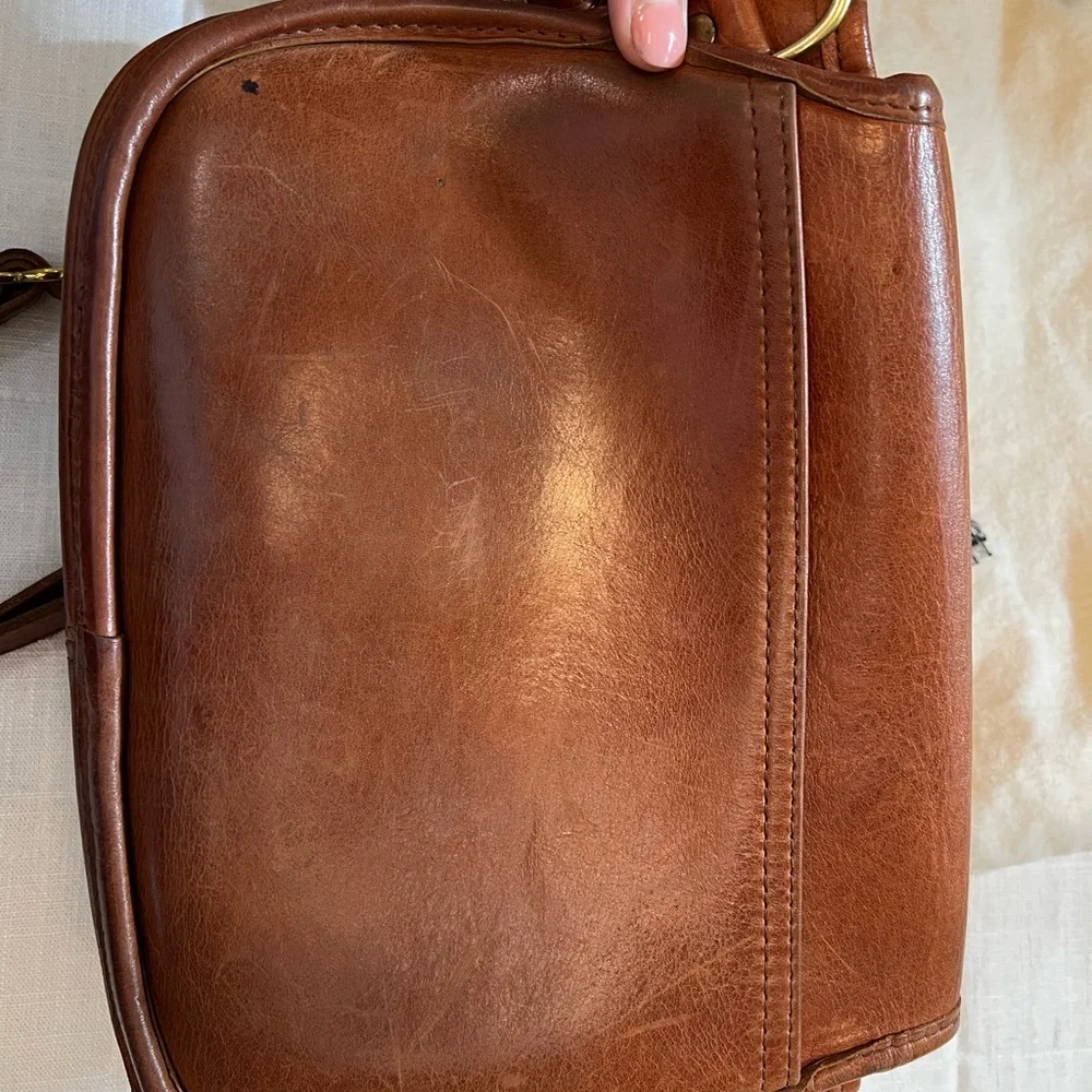 Brown Leather Crossbody Bag with Flap Closure - Picture 6 of 11